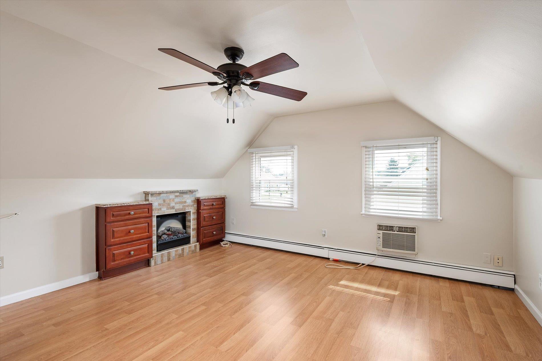 44 Needle Lane, Levittown, New York image 14