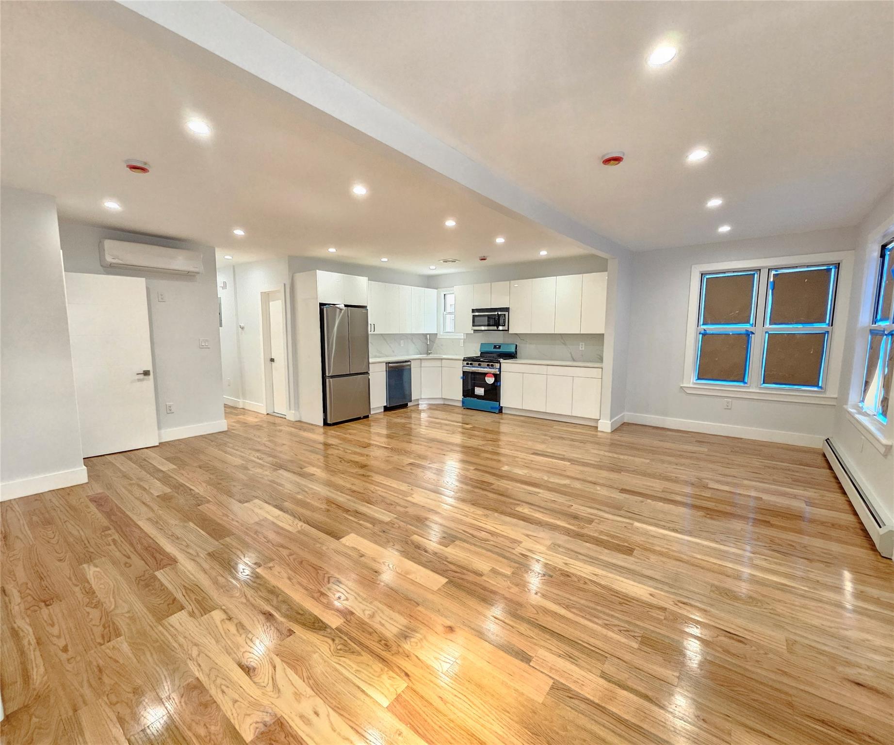 158-29 75 ave