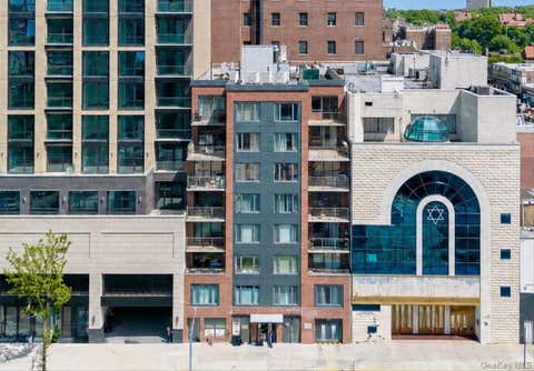 Condo For Sale - 106-20 70th Avenue #4B<br/> Forest Hills, NY 11375