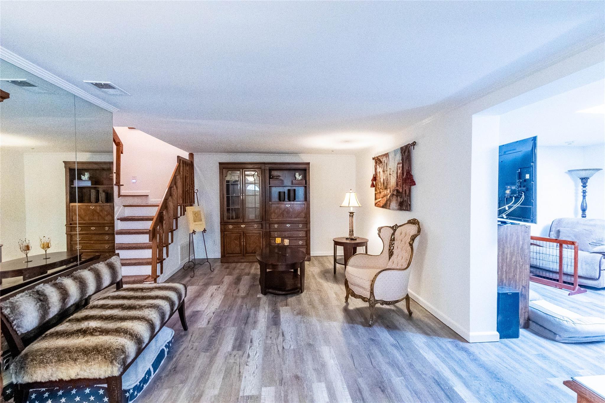 193 Skyline Drive, Coram, New York image 10