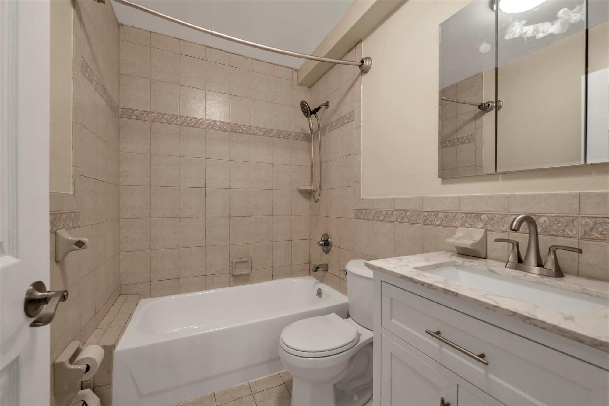 72-35 Metropolitan Avenue #BD, Middle Village, New York image 10