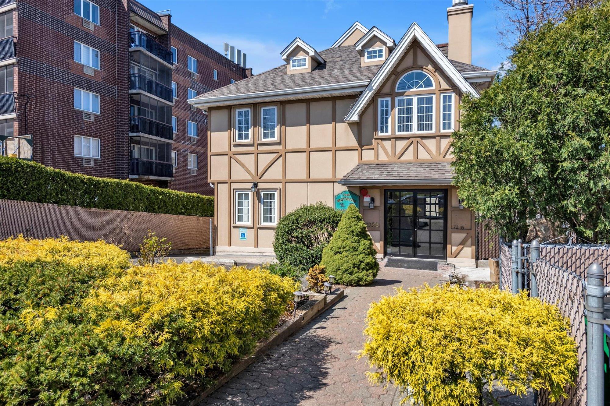 72-35 Metropolitan Avenue #BD, Middle Village, New York image 15