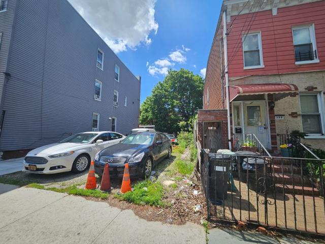 400 Linwood Street