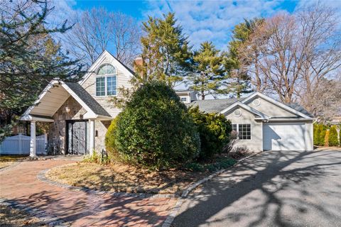 47 Hayloft Lane Roslyn Heights NY 11577