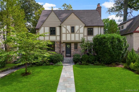 Homes For Sale - 73 Woodlawn Avenue<br/> New Rochelle, NY 10804