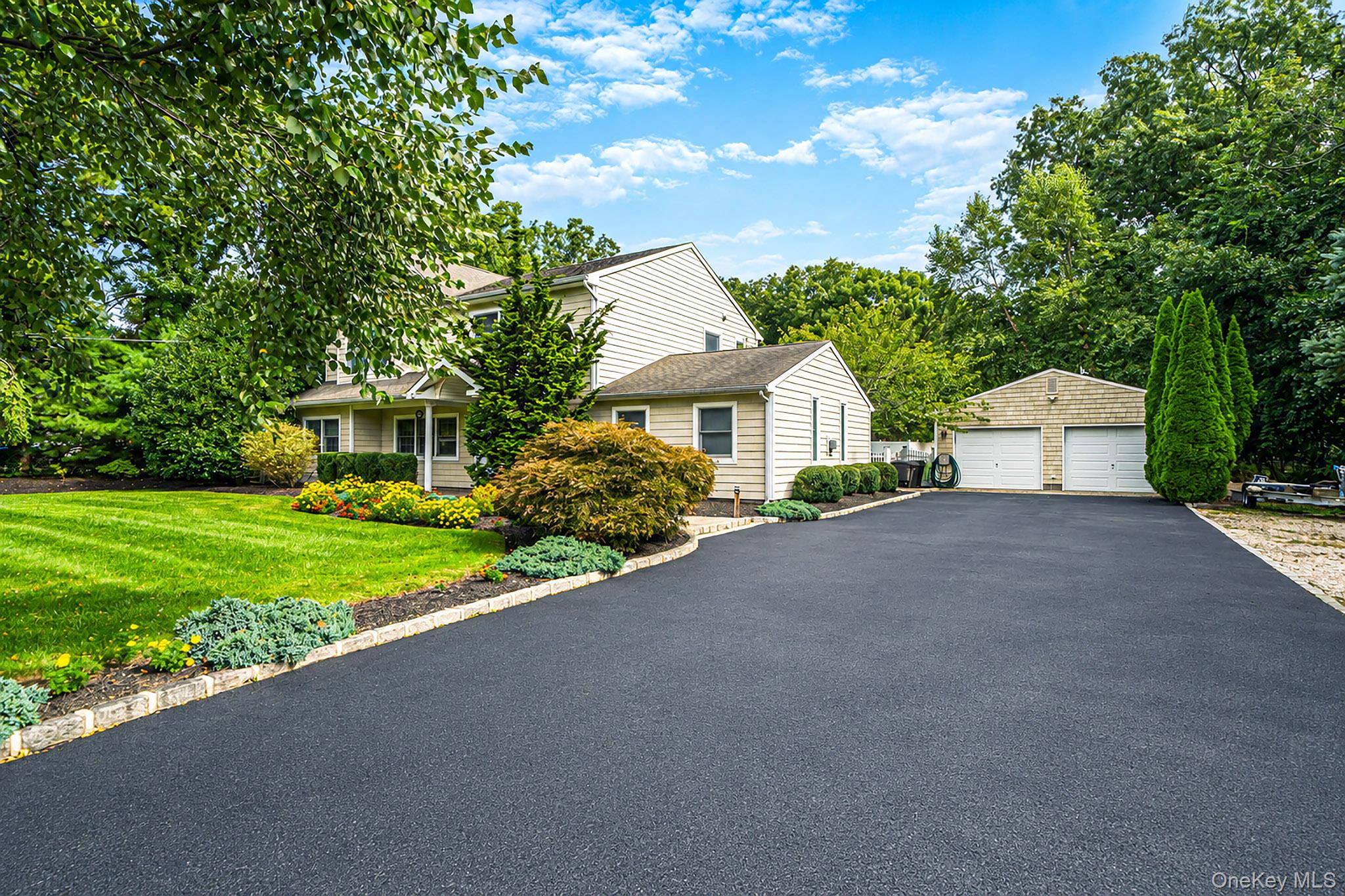 239 Radio Avenue - Photo 4