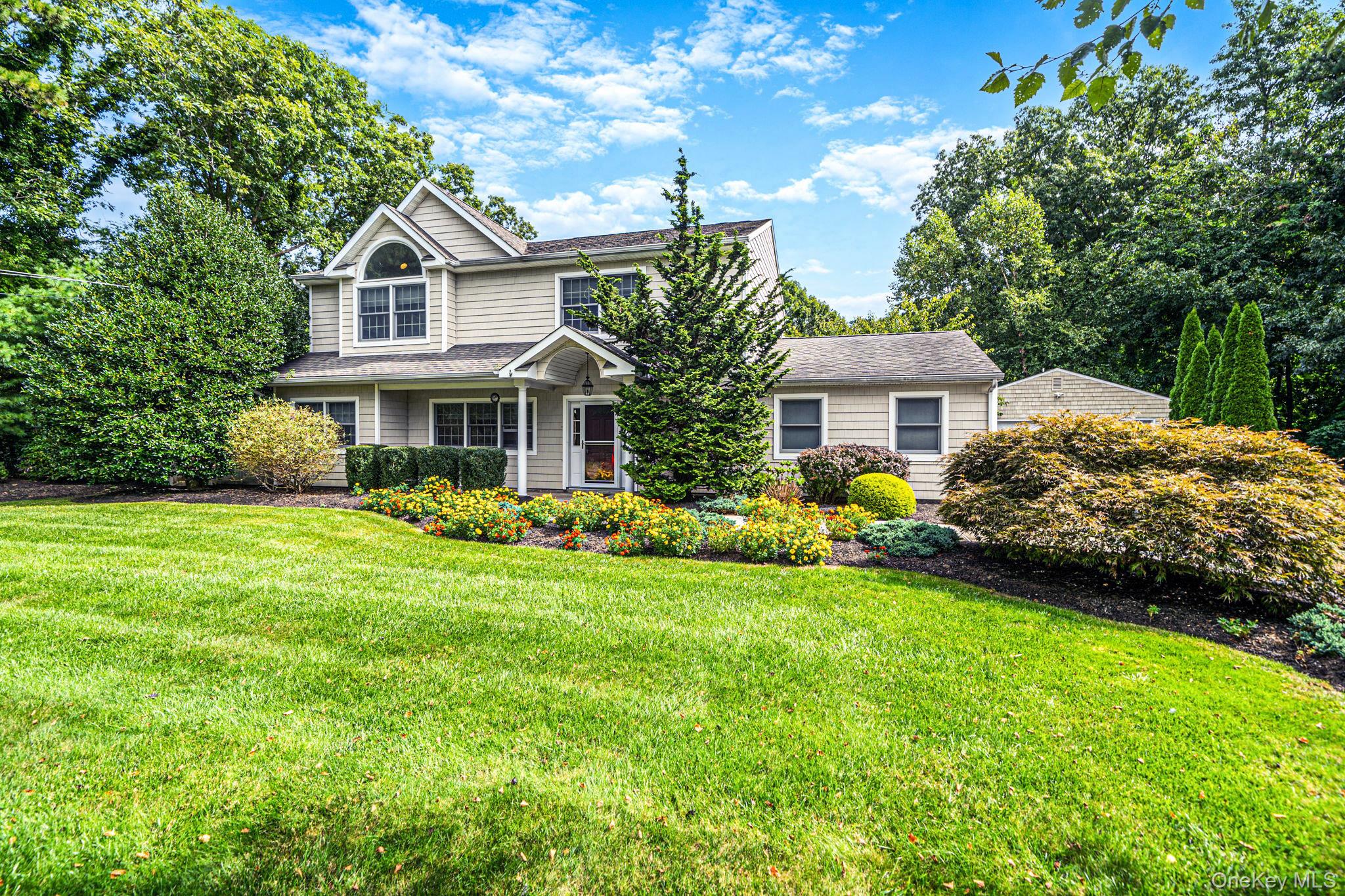 239 Radio Avenue - Photo 2