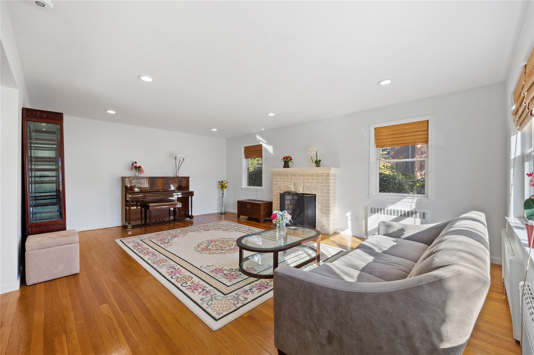 5 Hillside Avenue, Roslyn Heights, New York image 3