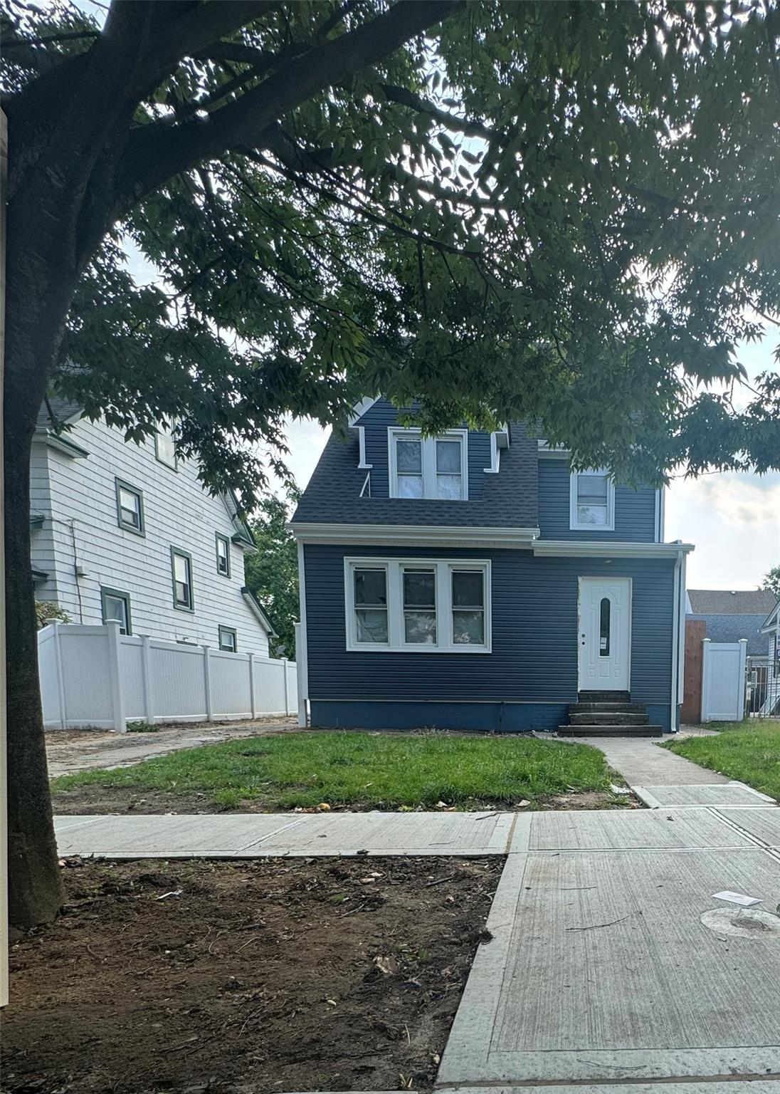 Property for Sale at 199th Street St, Jamaica, Queens, NY - Bedrooms: 4 
Bathrooms: 3 
Rooms: 6  - $1,035,000