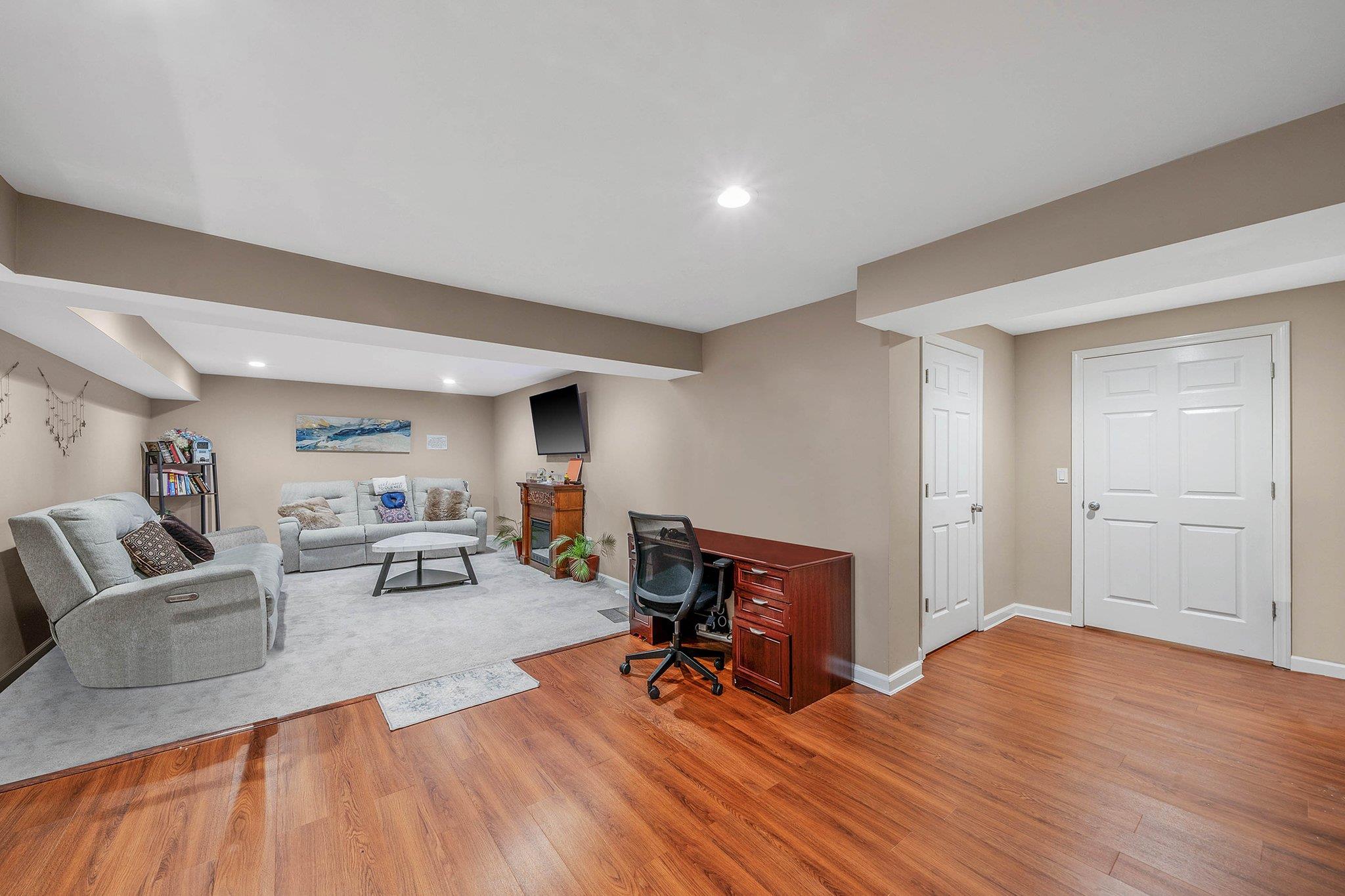 153 Constantine Way, Mount Sinai, New York image 18