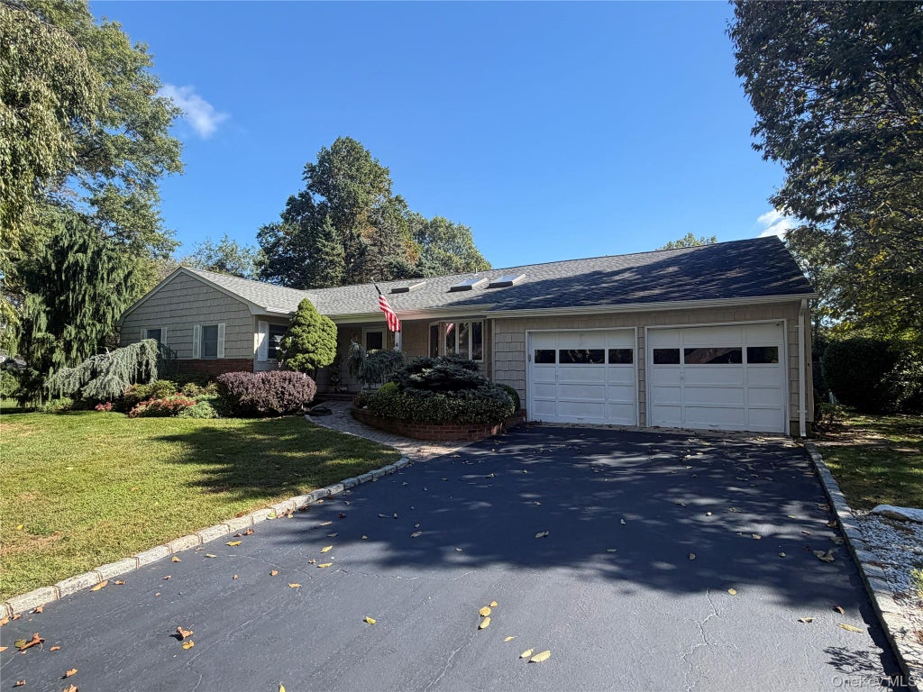 Photo of 4 Partridge Lane, Huntington, NY 11743 (MLS # 1058745)