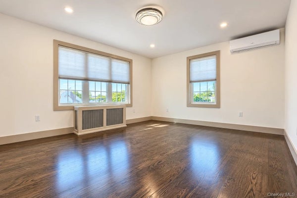 23 HOLBERNT CT # 2, STATEN ISLAND, NY 10302 - Image de268e51c3ad02bc0cc0e5678bbced89/314531965