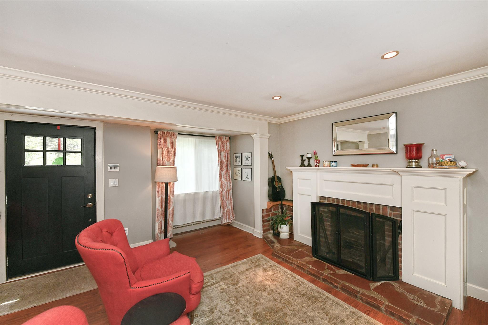 57 Hunters Lane, South Huntington, New York image 4