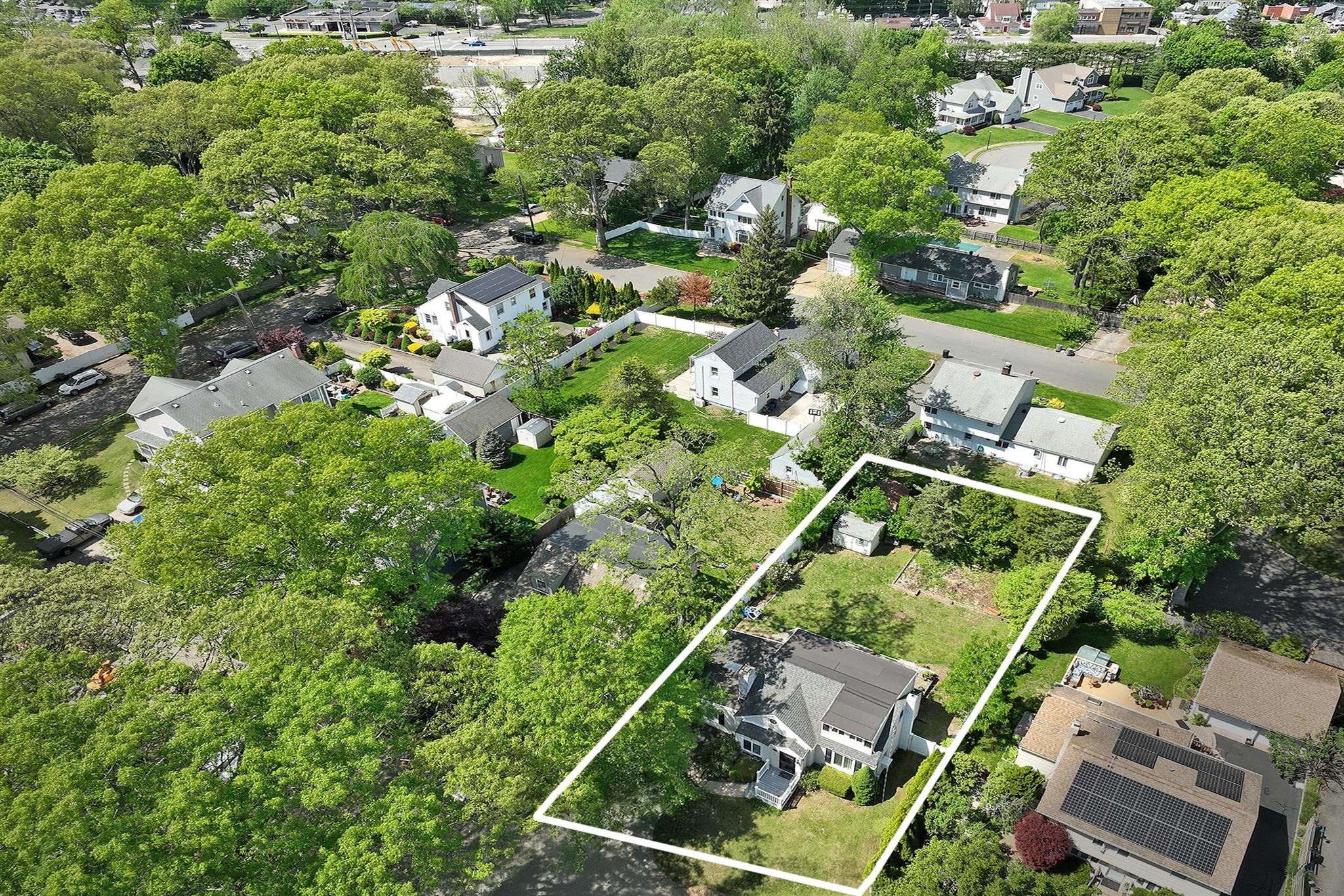 57 Hunters Lane, South Huntington, New York image 19