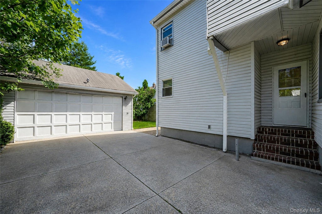 Photo of 214 Lowell Avenue, Floral Park, NY 11001 (MLS # 1022915)