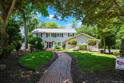 Homes For Sale - 12 Knoll Crest<br/> Suffolk County, Miller Place, NY 11764