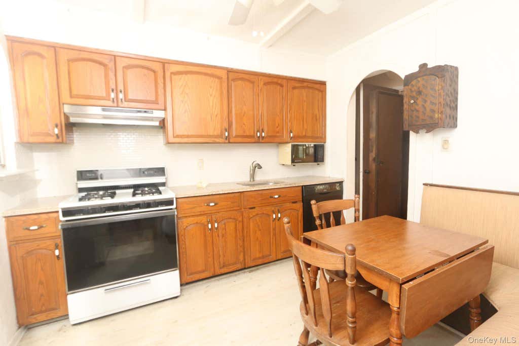 Photo of 43 Ivanhoe Place, Valley Stream, NY 11580 (MLS # 1031979)