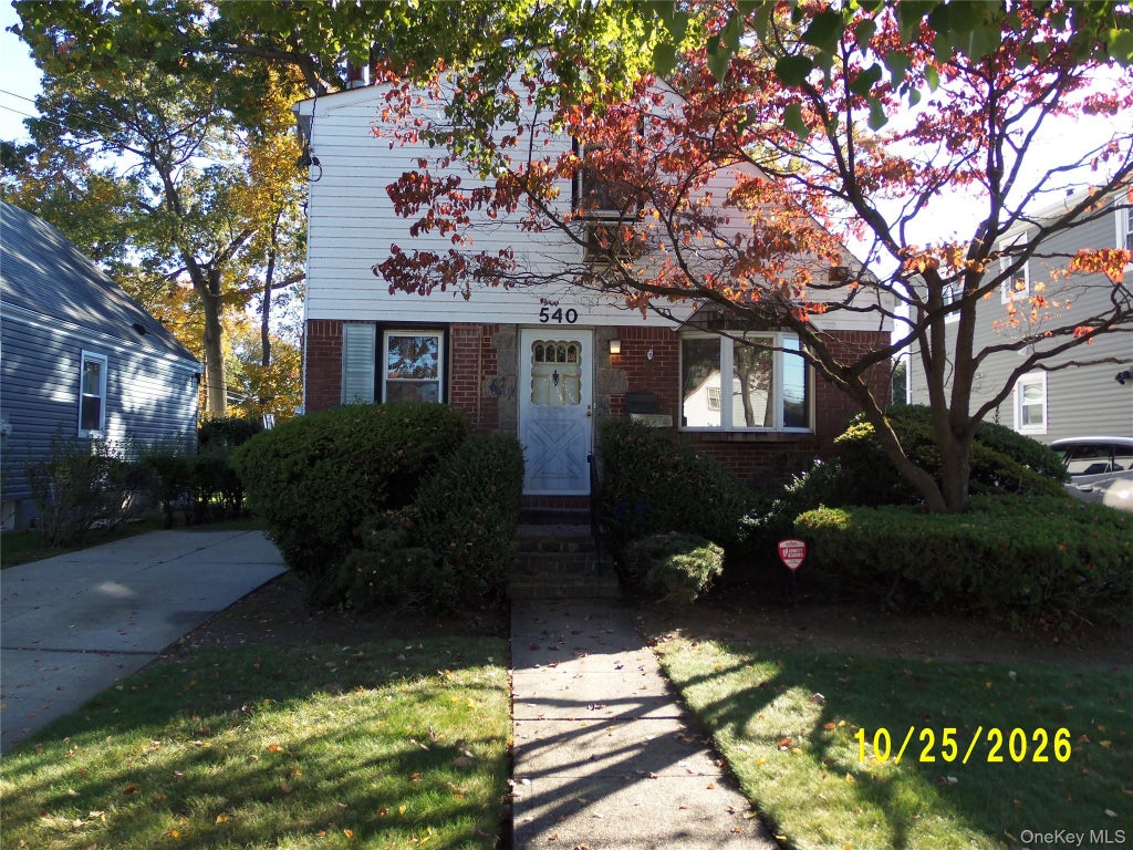 Photo of 540 Stratford Road, Hempstead, NY 11550 (MLS # 1068076)