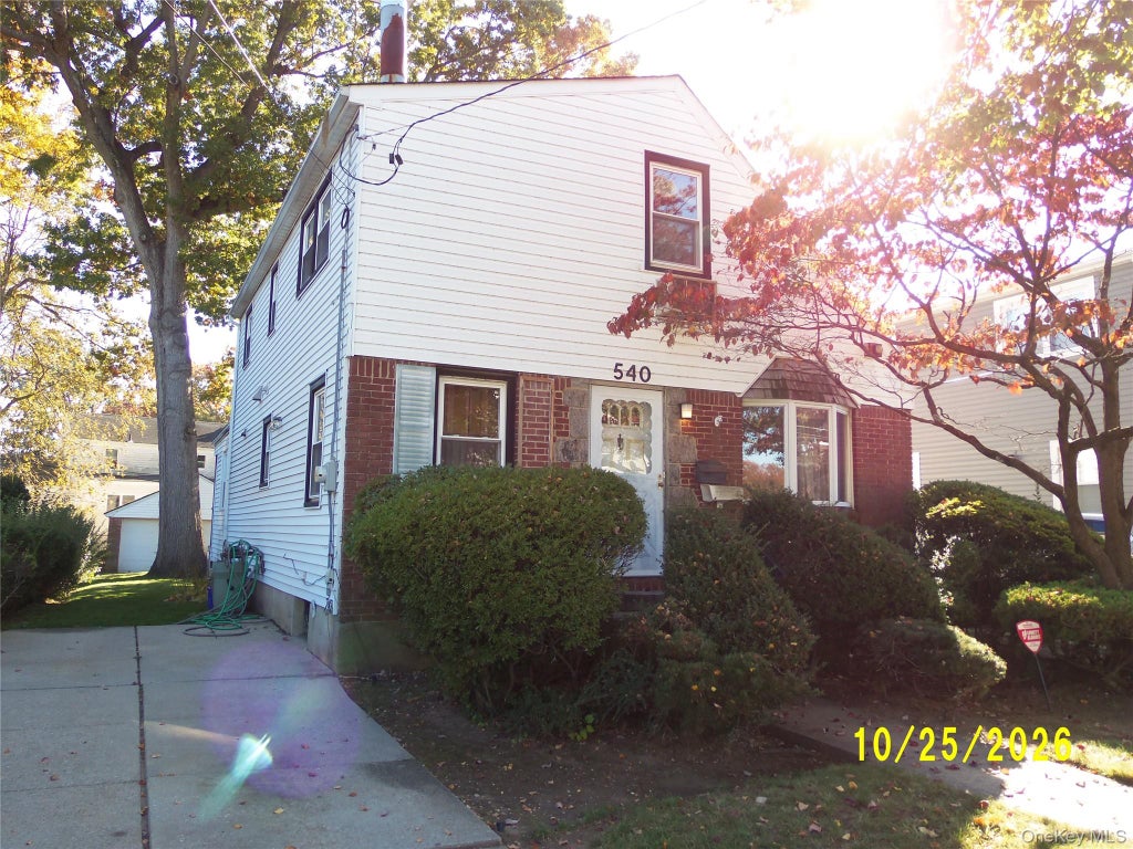 Photo of 540 Stratford Road, Hempstead, NY 11550 (MLS # 1068076)