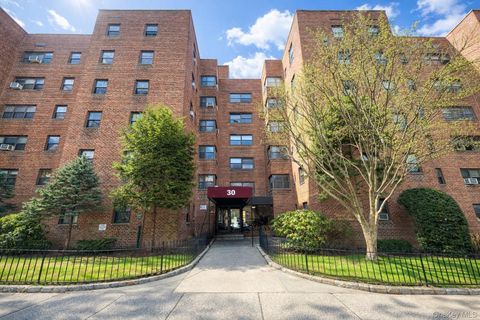 Homes For Sale - 30 Fleetwood Avenue #5G<br/> Mount Vernon, NY 10552