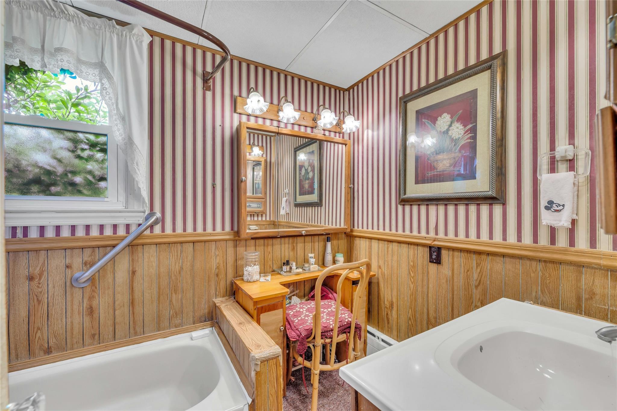 88 Washburn Street, Lake Grove, New York image 10