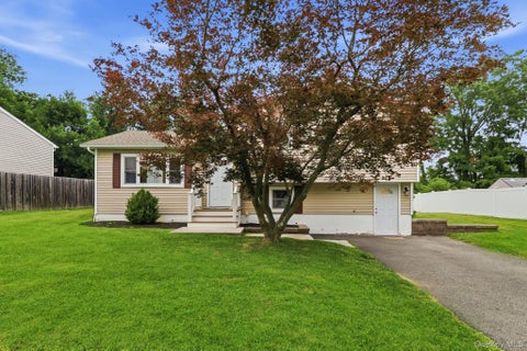 Homes For Sale - 47 Riverview Drive<br/> Dutchess County, Fishkill, NY 12524