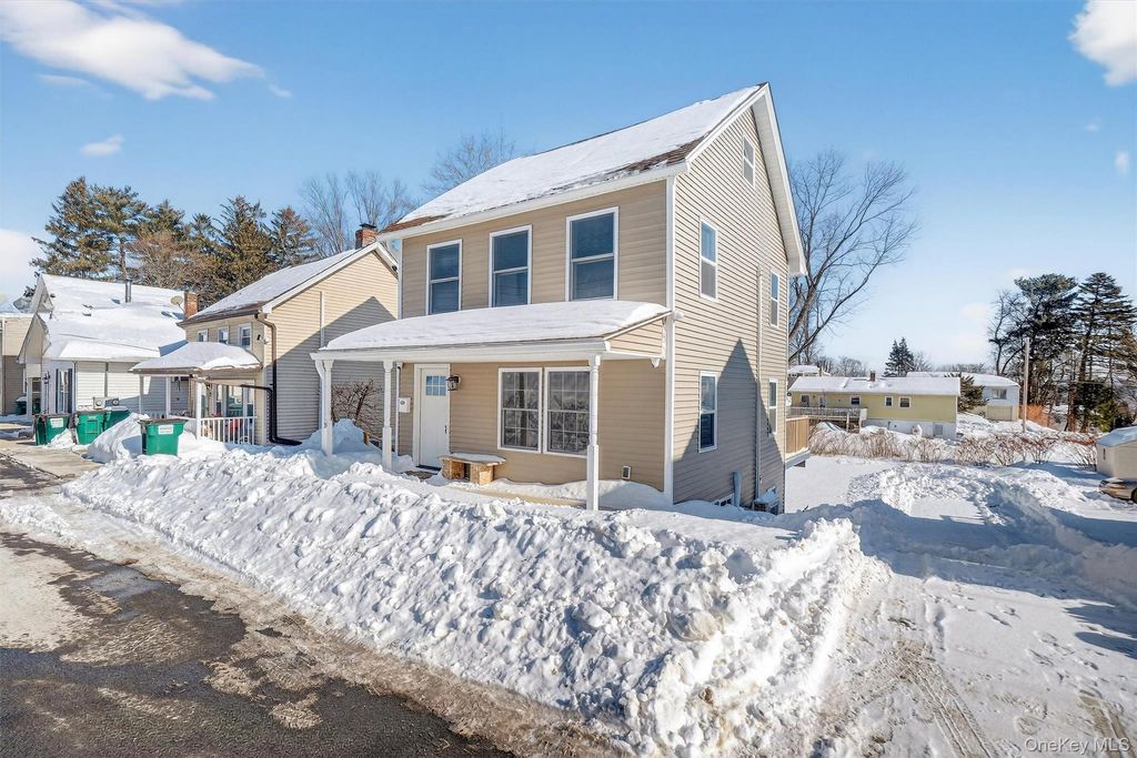 Photo of 33 Grand Street, Marlboro, NY 12542 (MLS # 956840)