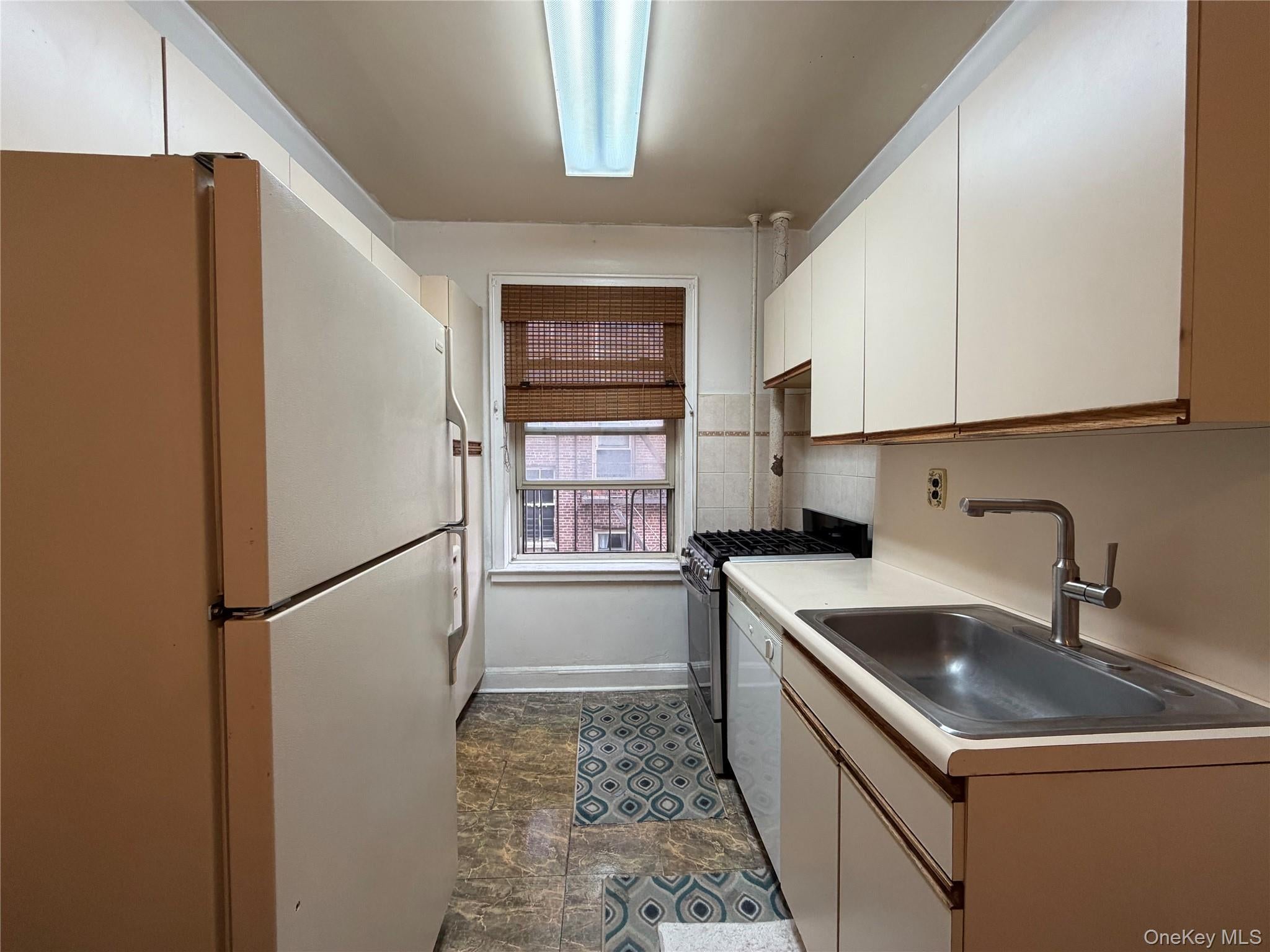 48-17 42 Avenue 4E