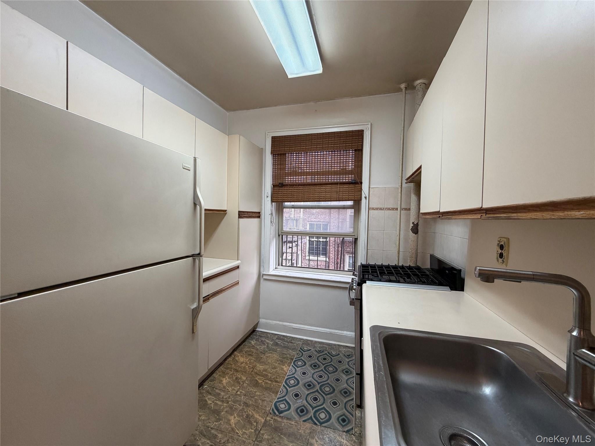 48-17 42 Avenue 4E