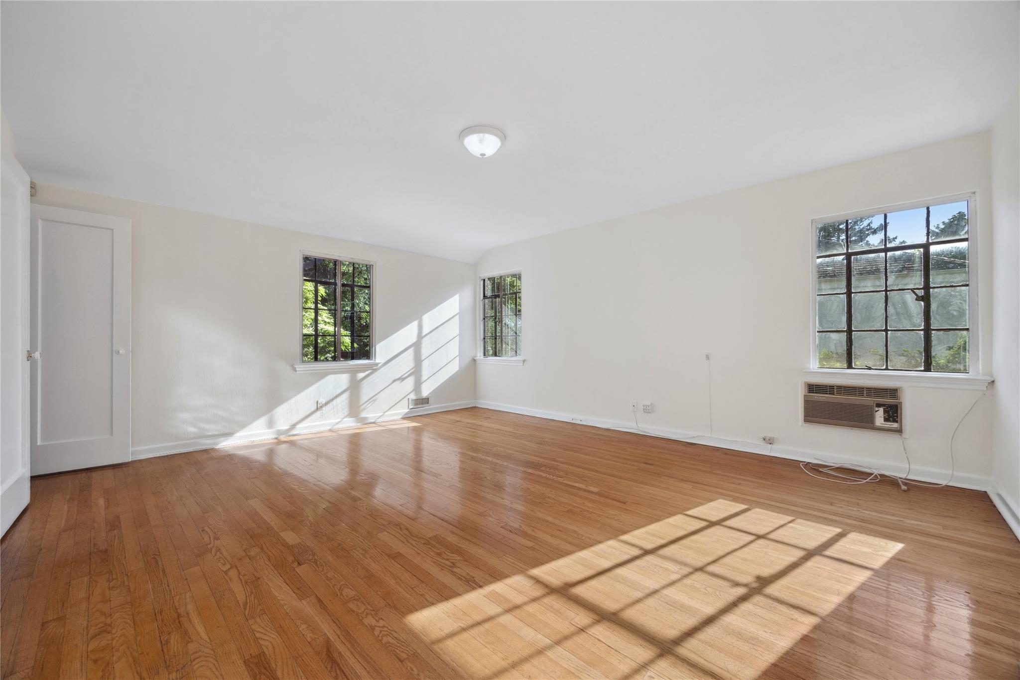 119 Knickerbocker Road, Manhasset, New York image 12