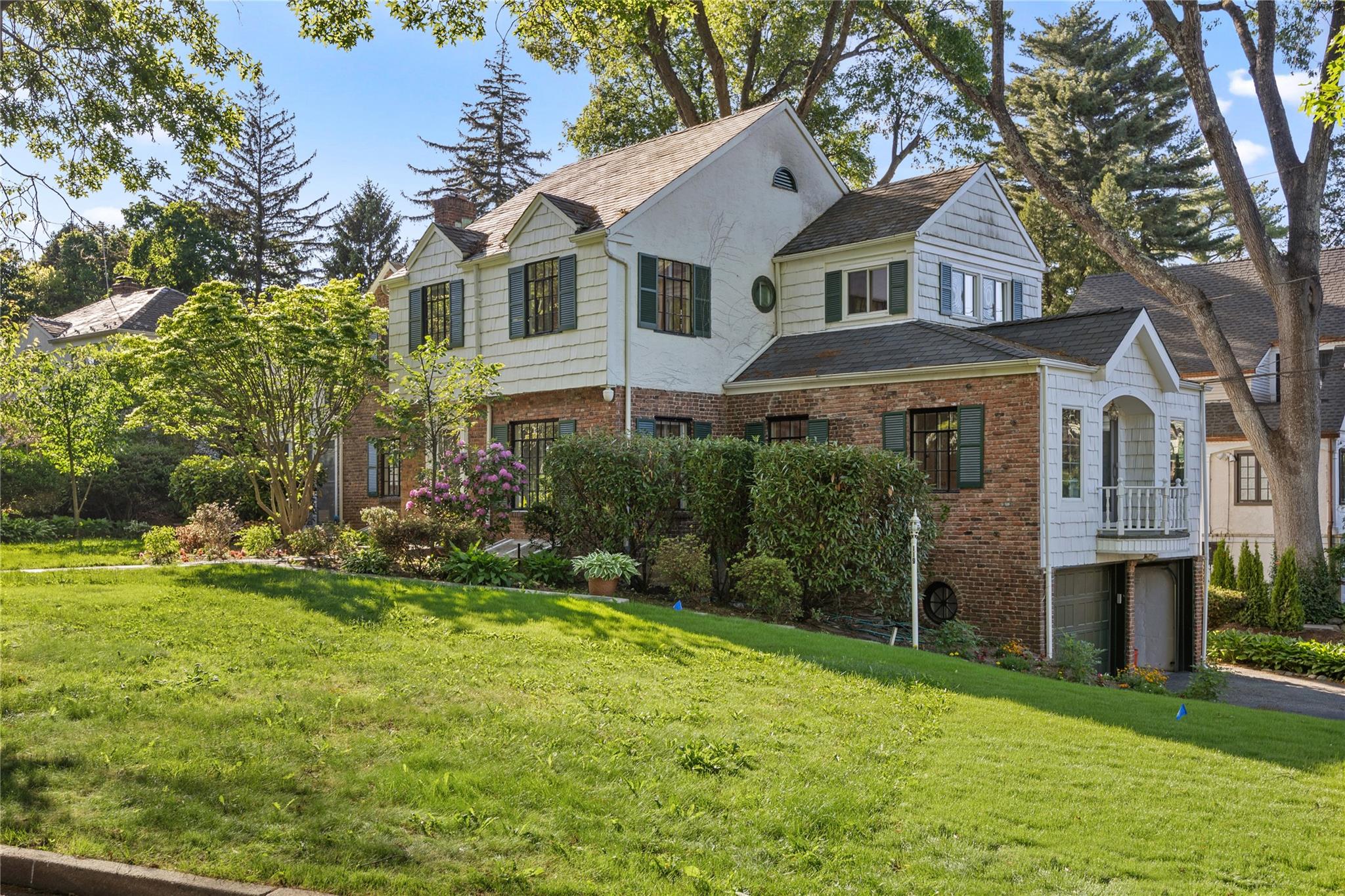 119 Knickerbocker Road, Manhasset, New York image 1