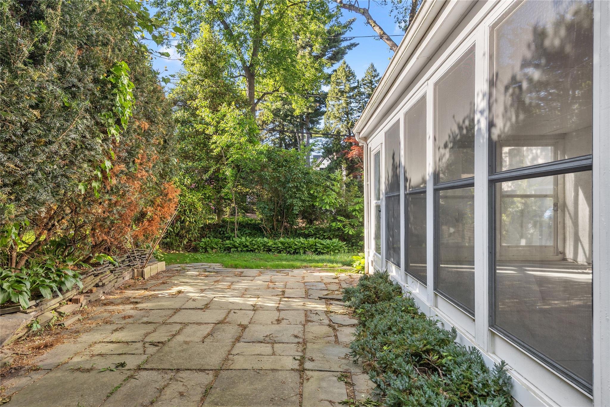 119 Knickerbocker Road, Manhasset, New York image 21