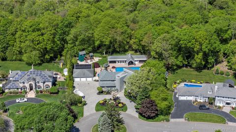 Photo of 10 Crick Holly Lane, East Islip, NY 11730 (MLS # 837222)