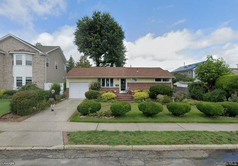 Homes For Rent - 25 Surrey Lane<br/> Plainview, NY 11803