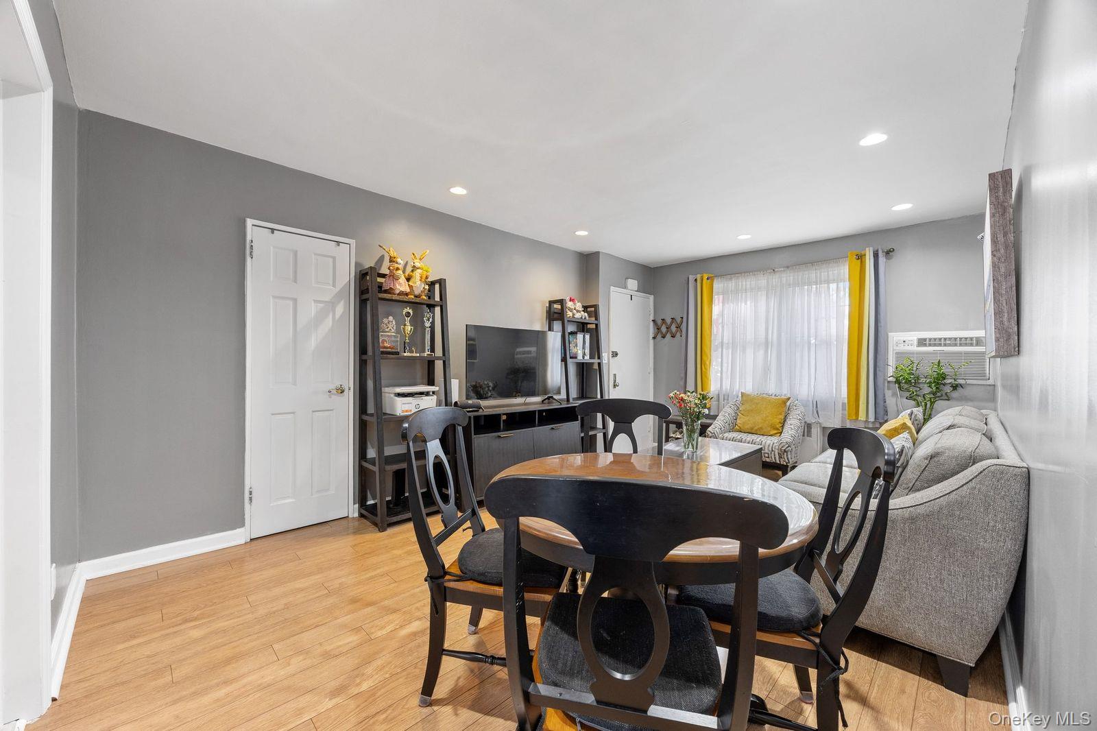 252-23 63 Avenue 1081