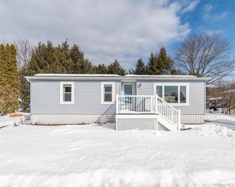 Mobile Home For Sale - 74 Hidden Brook Drive<br/> Hyde Park, NY 12538