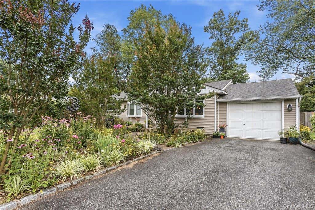 Photo of 5 Wexford Street, Huntington, NY 11743 (MLS # 1029748)