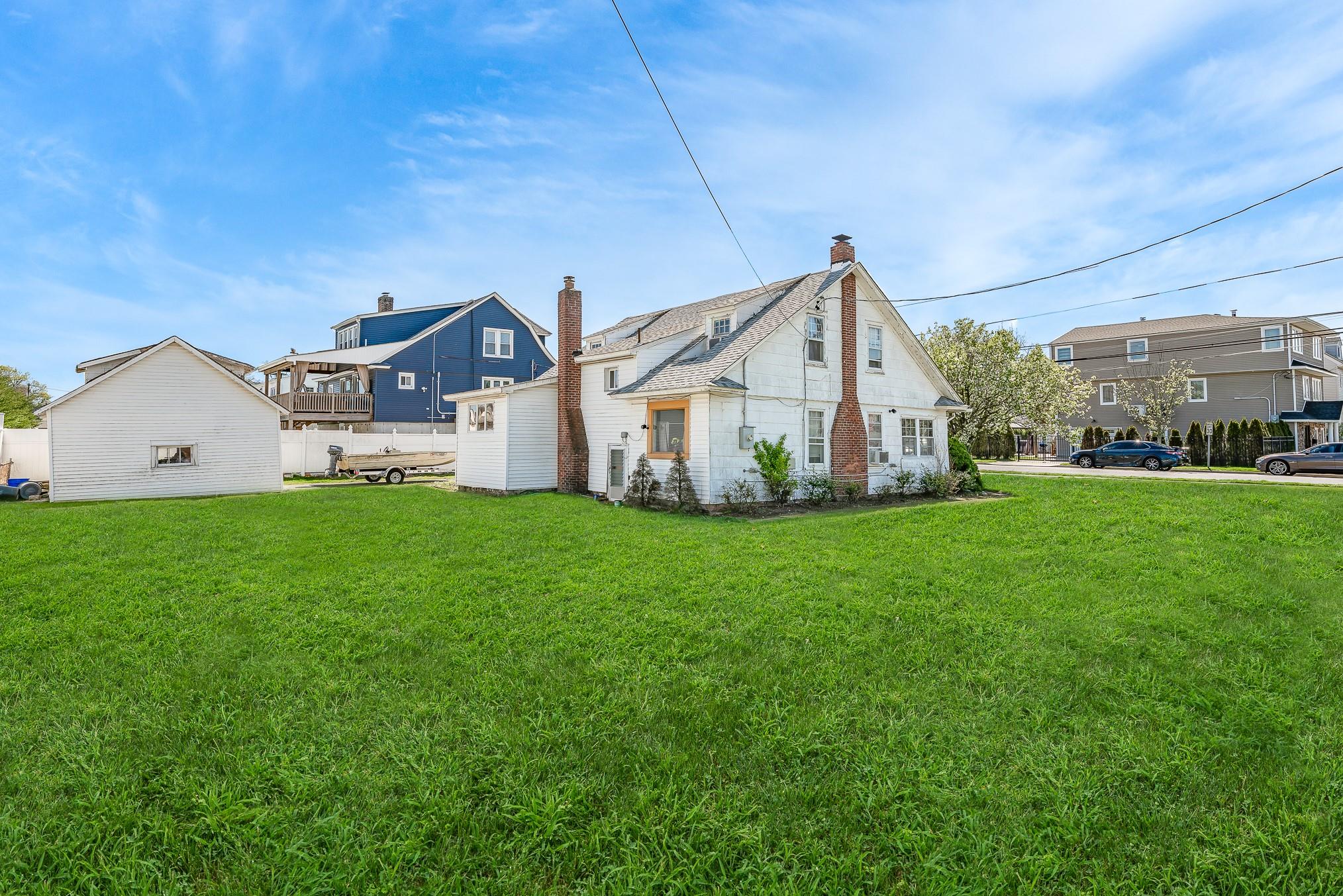 265 Roosevelt Avenue, Freeport, New York image 4