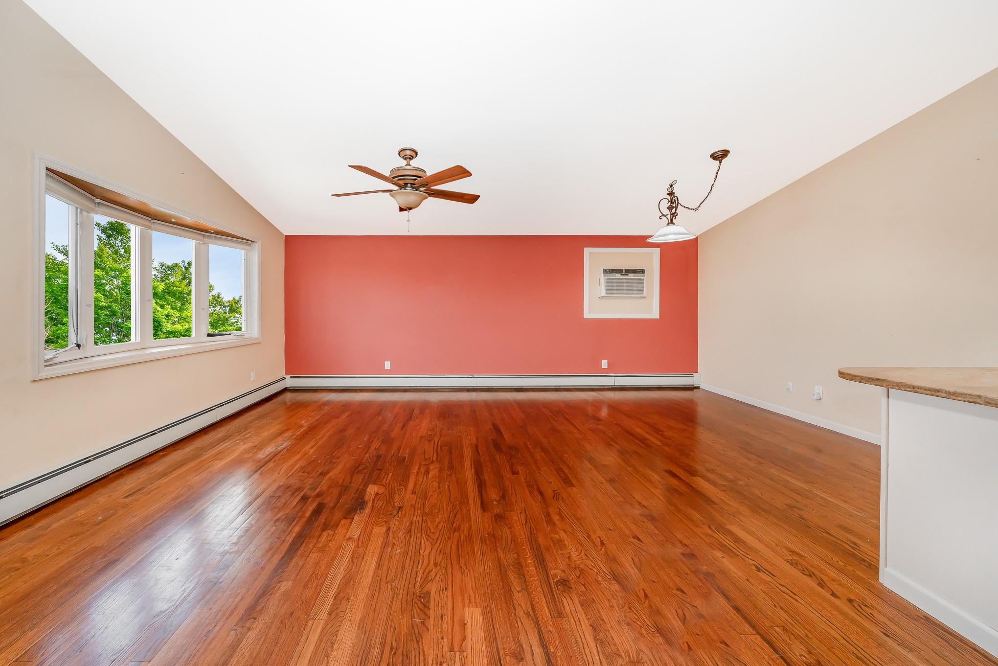 15 W. Granada Avenue, Lindenhurst, New York image 6