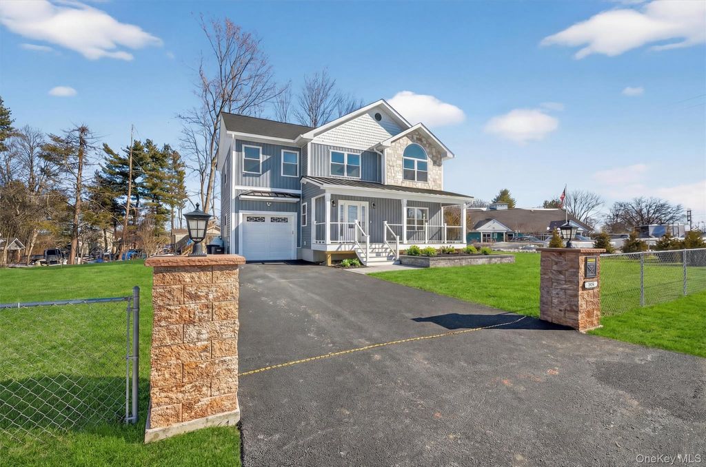 Photo of 864 Route 17M, Middletown, NY 10940 (MLS # 966098)