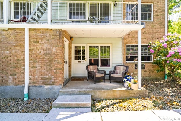 1840 CROMPOND RD APT 7A8, PEEKSKILL, NY 10566 - Image de85bdd04f81fae3319b1f1a77f2e7b7/2901013160