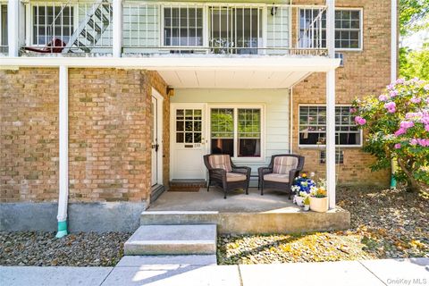 Photo of 1840 Crompond Road #7A8, Peekskill, NY 10566 (MLS # 1009363)