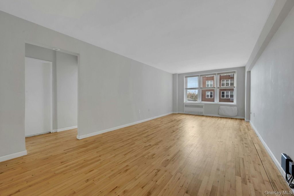 Photo of 14 Westview Avenue #310, Tuckahoe, NY 10707 (MLS # 949781)