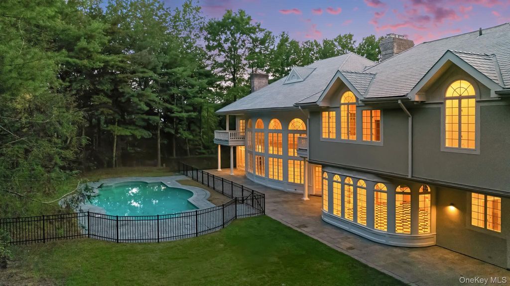 Photo of 10 Cooper Road, Scarsdale, NY 10583 (MLS # 916525)