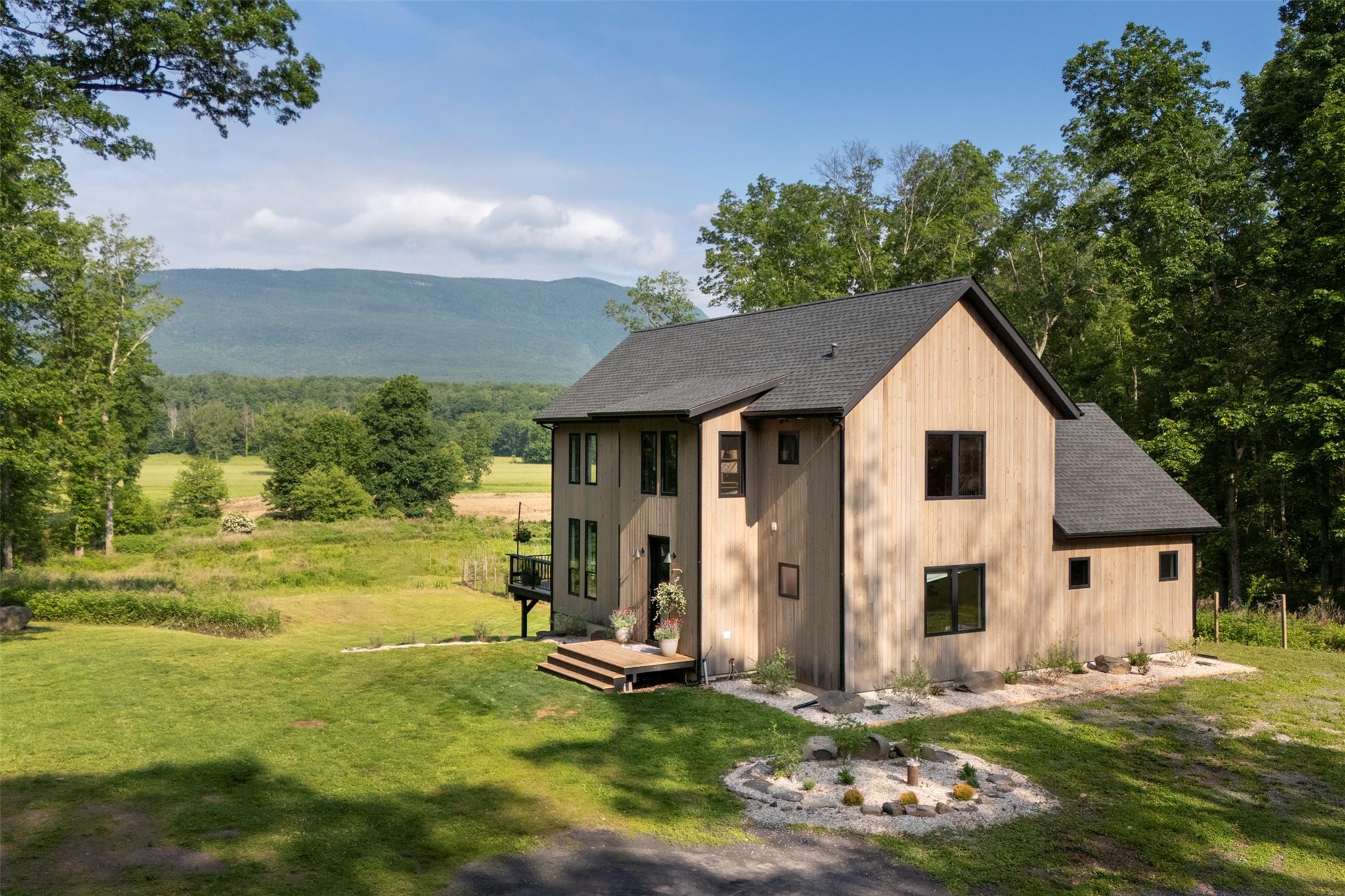Catskill, New York 12414, United States, 3 Bedrooms Bedrooms, ,3 BathroomsBathrooms,Residential,Active,154156