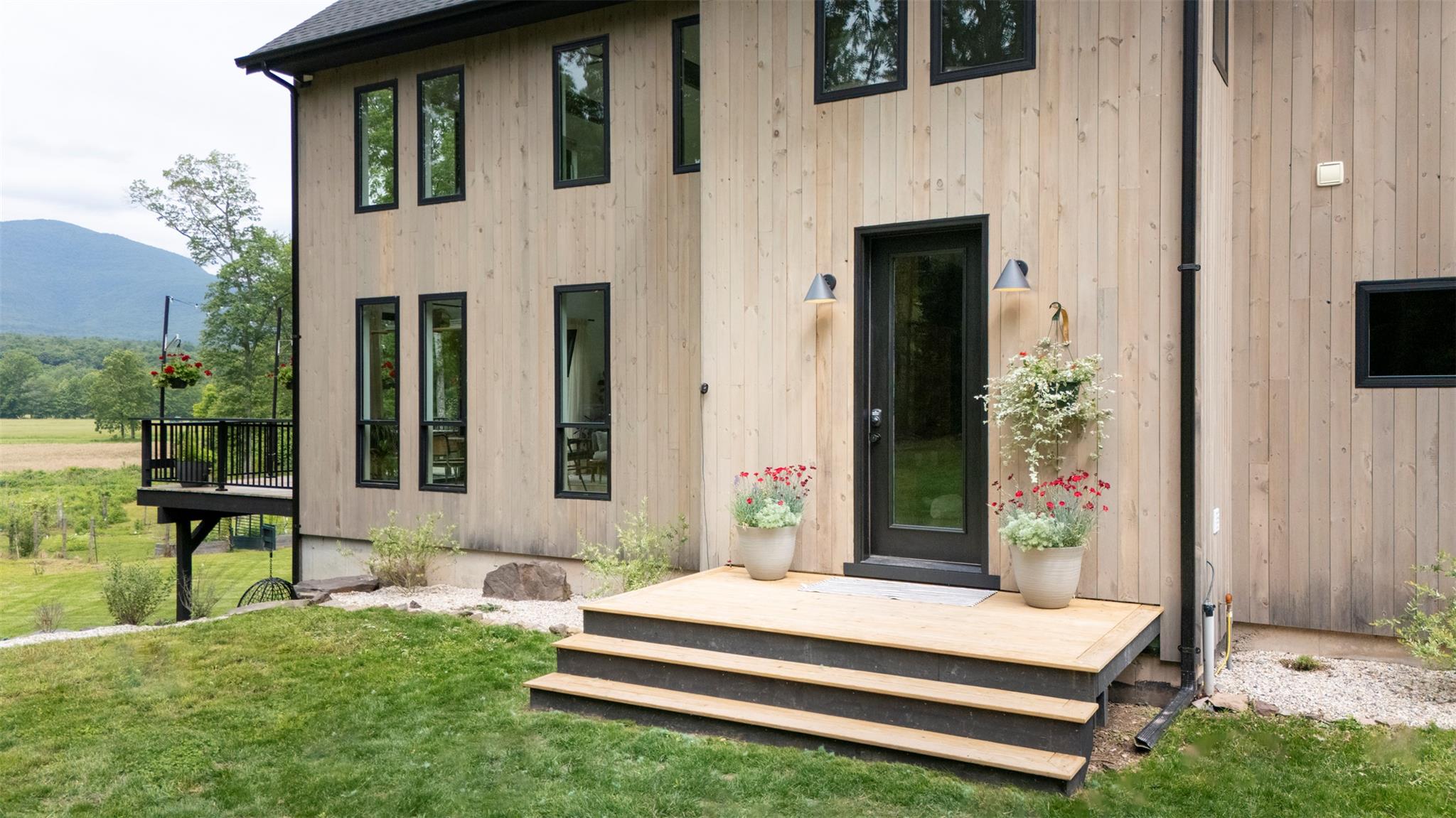 Catskill, New York 12414, United States, 3 Bedrooms Bedrooms, ,3 BathroomsBathrooms,Residential,Active,154156