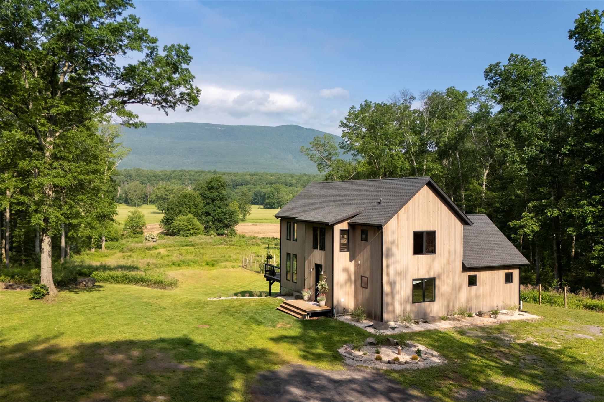 Catskill, New York 12414, United States, 3 Bedrooms Bedrooms, ,3 BathroomsBathrooms,Residential,Active,154156