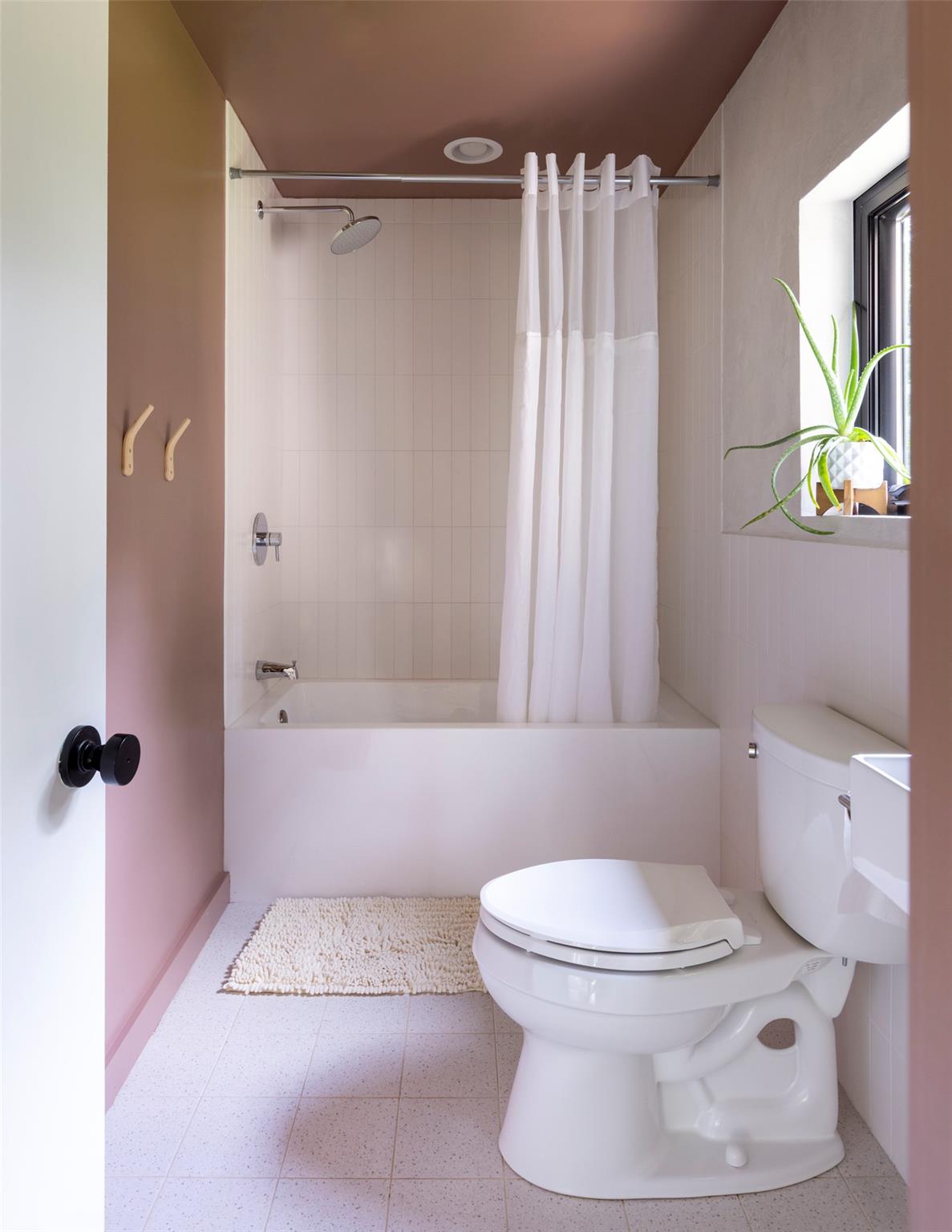 Catskill, New York 12414, United States, 3 Bedrooms Bedrooms, ,3 BathroomsBathrooms,Residential,Active,154156