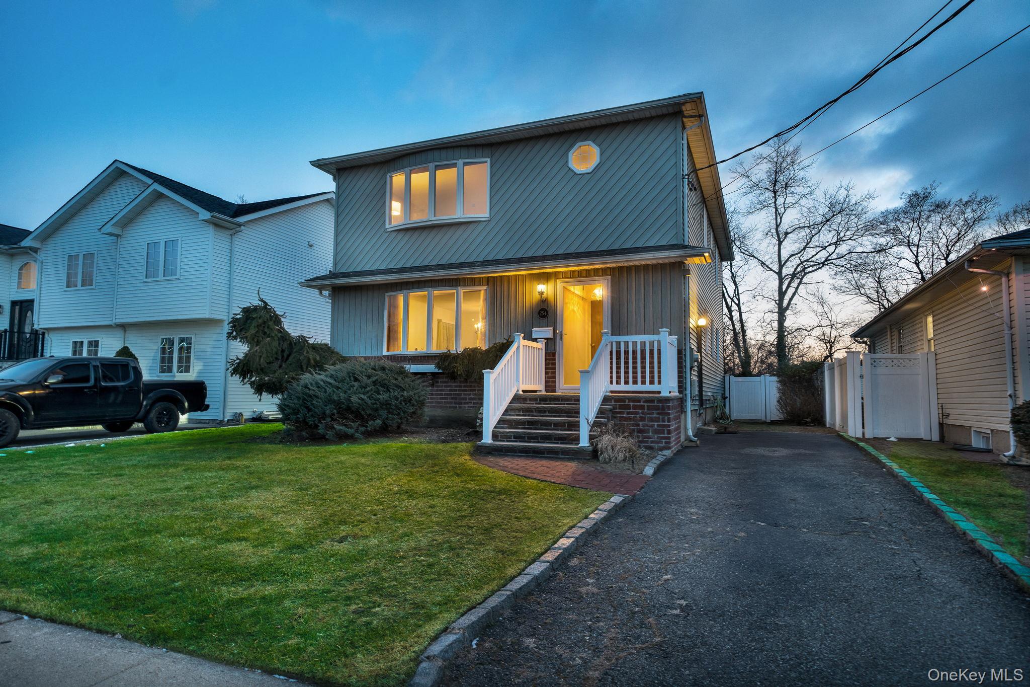 254 N Richmond Avenue