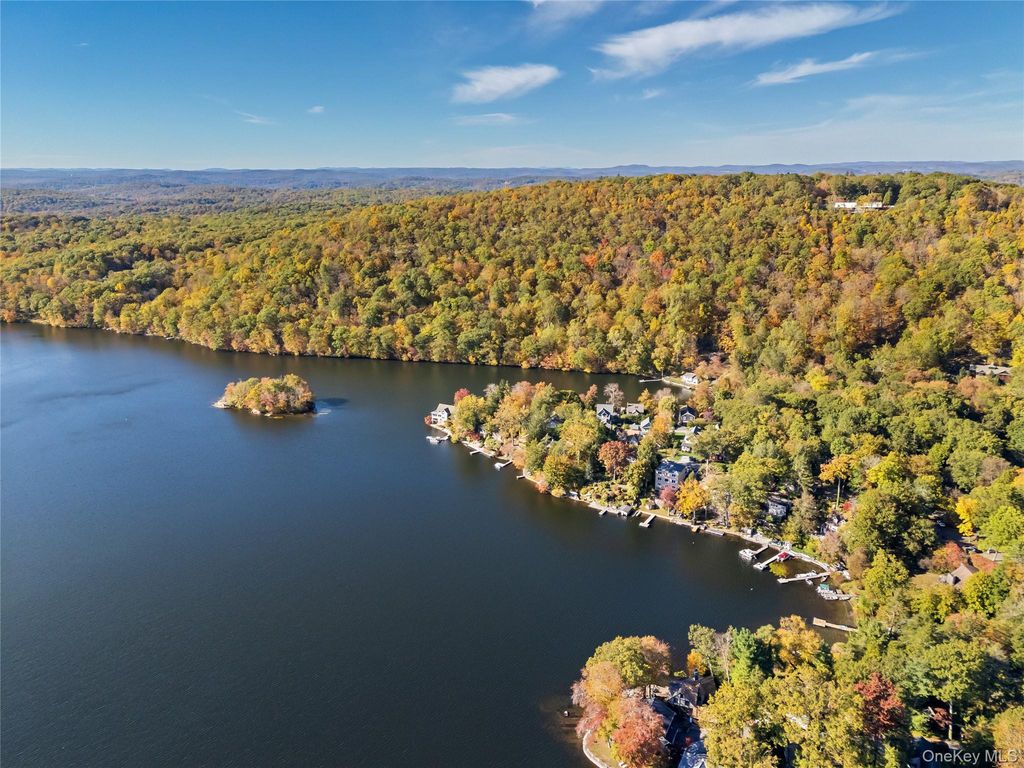 Photo of 50 Cove Road, South Salem, NY 10590 (MLS # 951149)